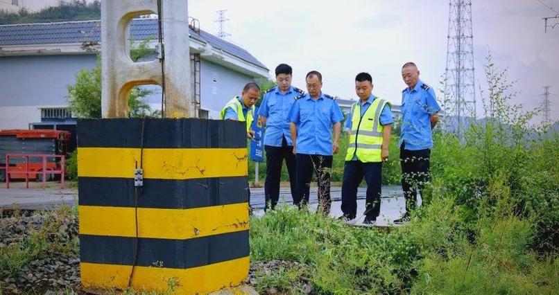 夏季鐵路貨運(yùn)夏季鐵路貨運(yùn)安全措施