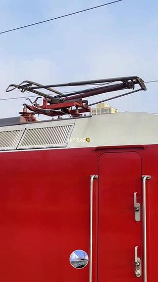 受電弓貨運(yùn)受電弓是什么材料