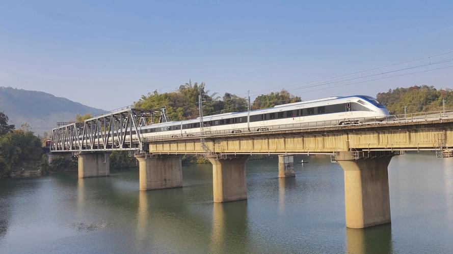 貨運列車隧道貨運列車隧道圖片